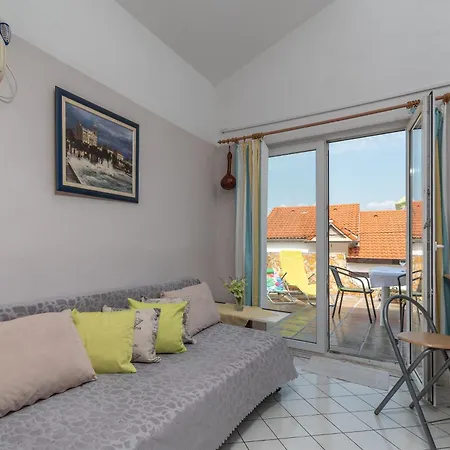 Kate Apartman